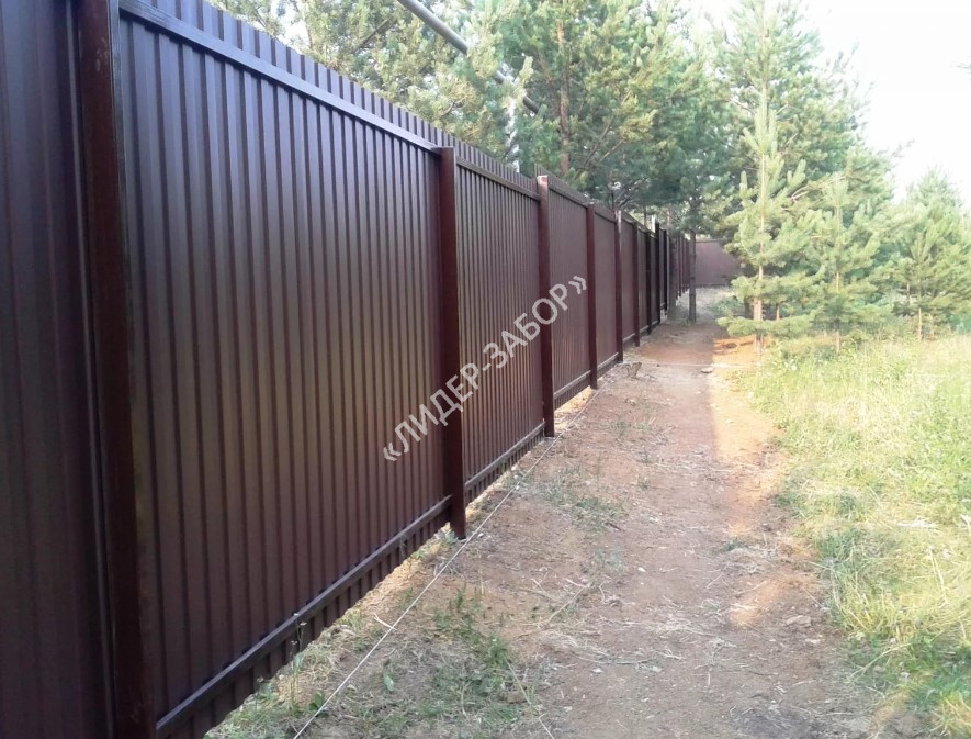Купить Сплошной забор из профнастила для дачного участка