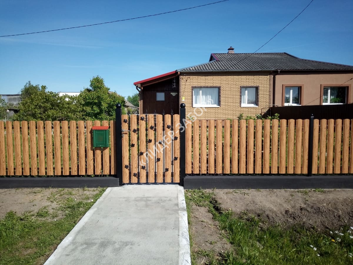 Купить Забор из штакетника под дерево металлический цвет Кипарис